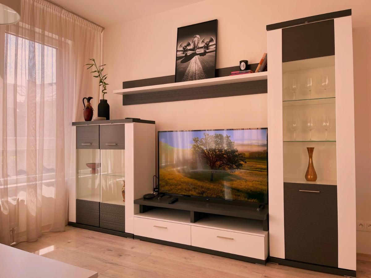 Elegant Escape Apartment I - City Centre 布拉迪斯拉发 外观 照片