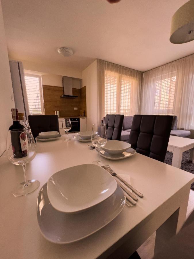 Elegant Escape Apartment I - City Centre 布拉迪斯拉发 外观 照片