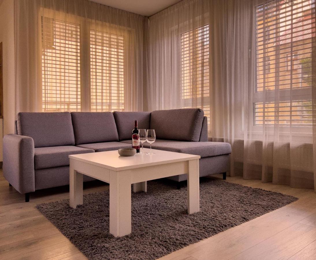 Elegant Escape Apartment I - City Centre 布拉迪斯拉发 外观 照片