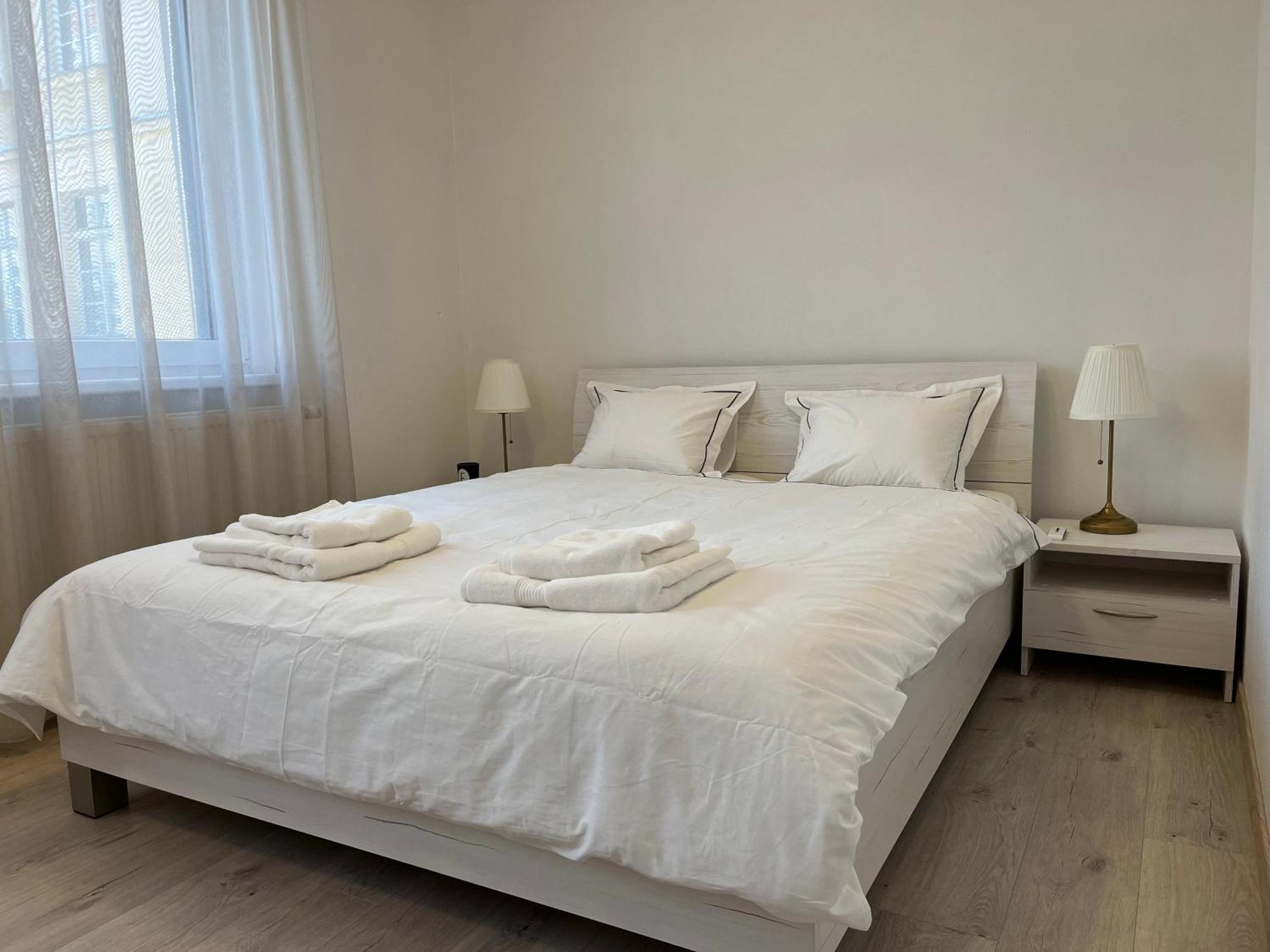 Elegant Escape Apartment I - City Centre 布拉迪斯拉发 外观 照片