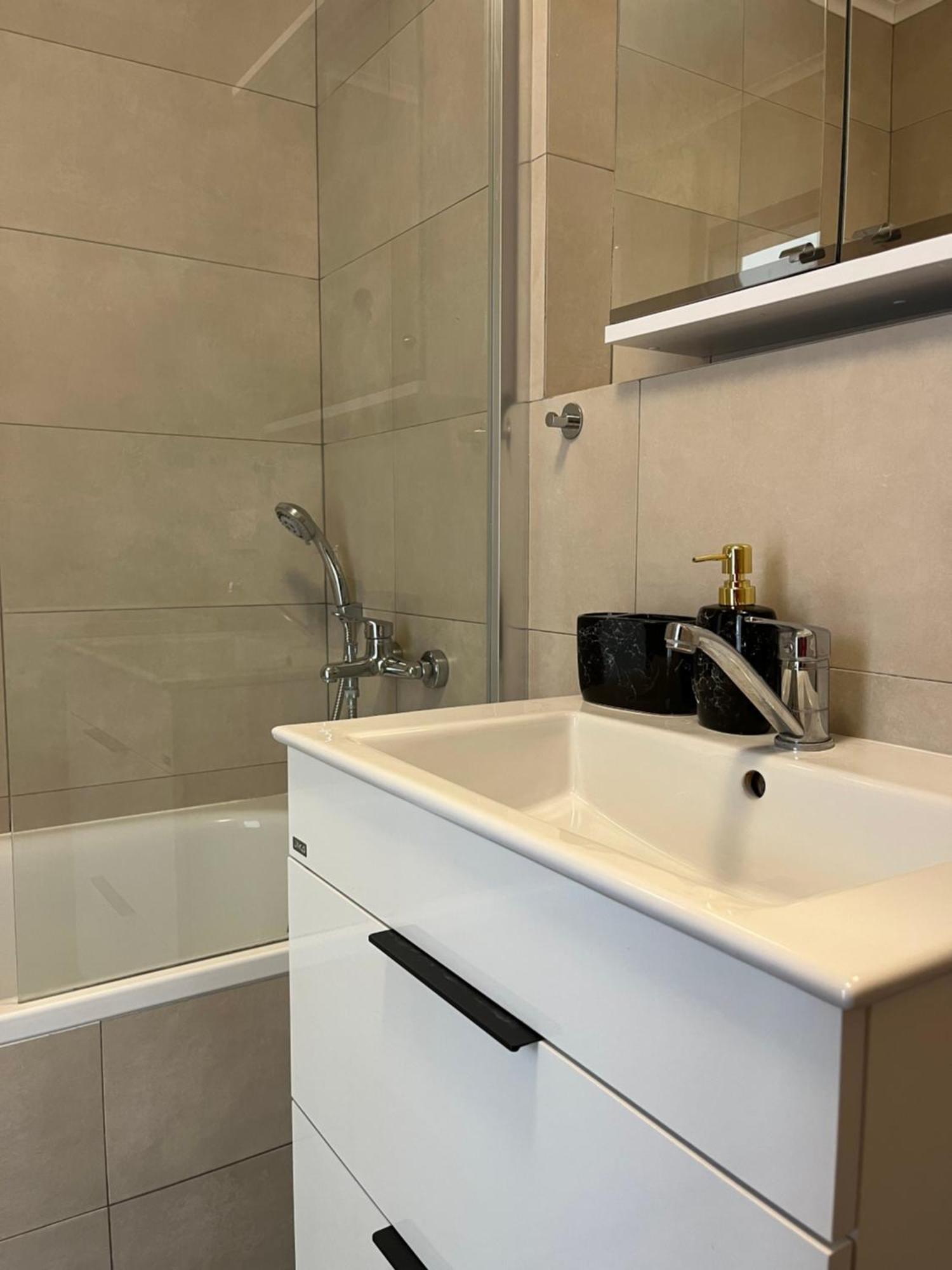 Elegant Escape Apartment I - City Centre 布拉迪斯拉发 外观 照片